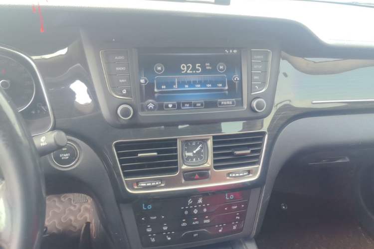 Used Hongqi H7 2018 1.8T Comfort Edition Audio And AC Panel
