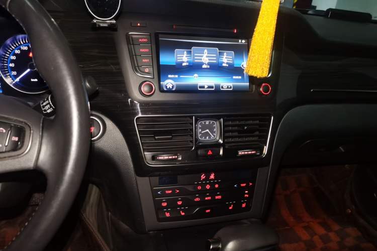 Used Hongqi H7 2018 3.0L Prestige Edition Audio And AC Panel