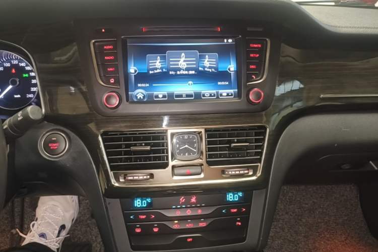 Used Hongqi H7 2018 1.8T Comfort Edition Audio And AC Panel