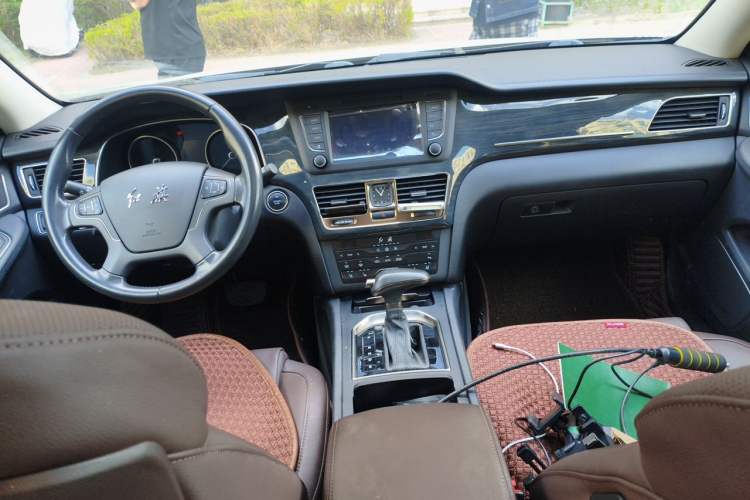 Used Hongqi H7 2018 2.0T Elite Edition Center Console