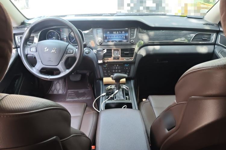 Used Hongqi H7 2018 2.0T Elite Edition Center Console