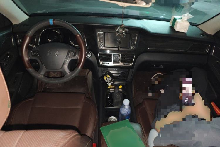 Used Hongqi H7  Center Console
