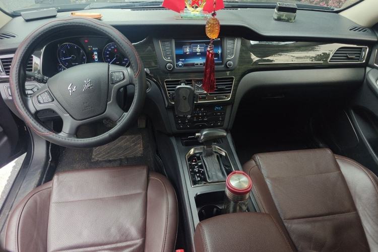 Used Hongqi H7 2018 2.0T Elite Edition Center Console