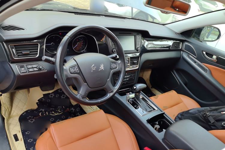 Used Hongqi H7 2018 1.8T Comfort Edition Center Console