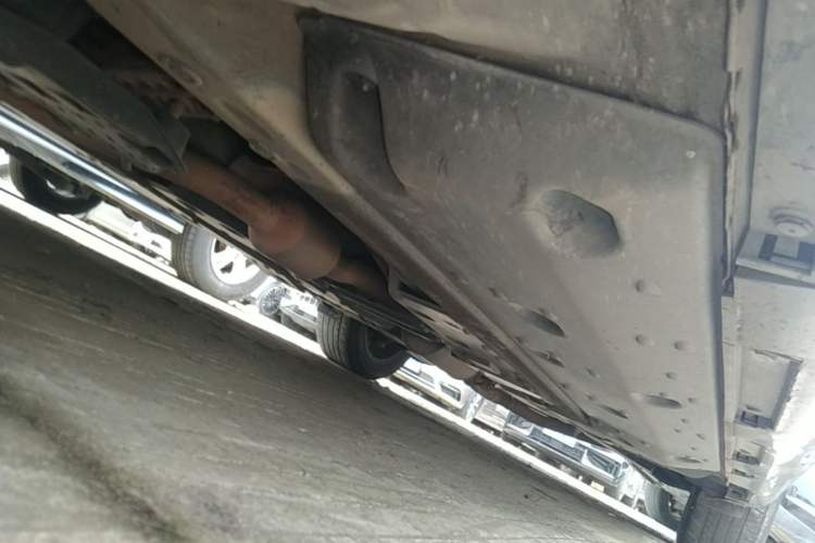 Used Hongqi H7 2018 2.0T Elite Edition Chassis Front Left