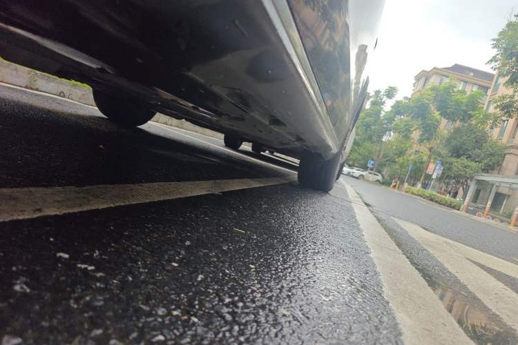 Used Hongqi H7 2018 2.0T Elite Edition Chassis Front Left
