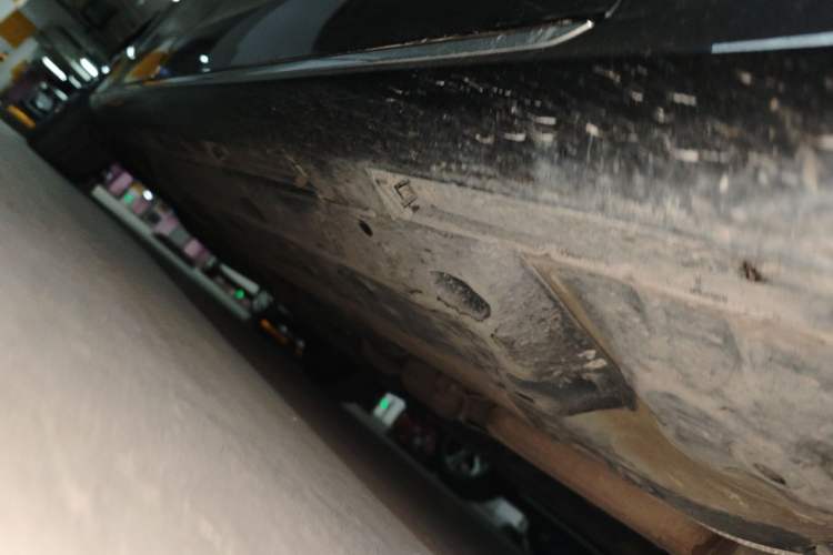 Used Hongqi H7  Chassis Front Right