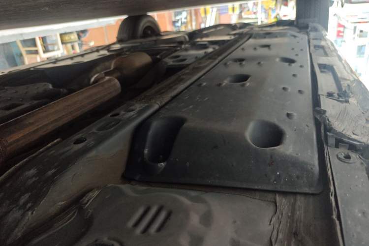 Used Hongqi H7 2018 2.0T Elite Edition Chassis Front Right