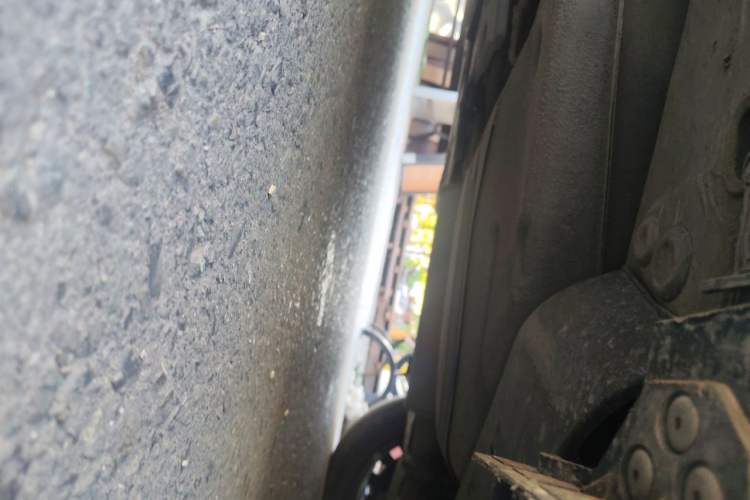 Used Hongqi H7  Chassis Rear Left