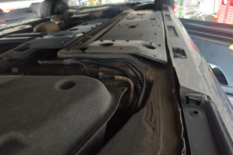 Used Hongqi H7 2018 2.0T Elite Edition Chassis Rear Left