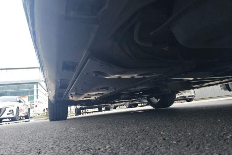 Used Hongqi H7 2018 2.0T 60th Anniversary Edition Chassis Rear Left