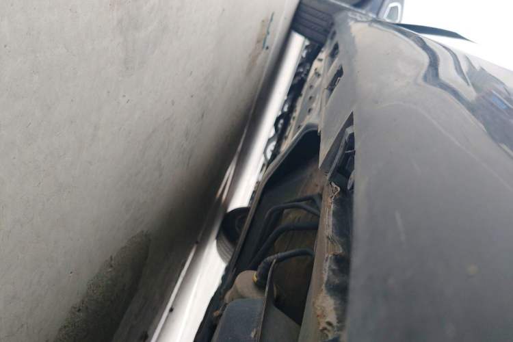 Used Hongqi H7  Chassis Rear Left