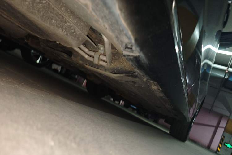 Used Hongqi H7  Chassis Rear Right