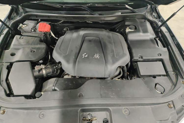Used Hongqi H7 2018 2.0T Elite Edition Engine Bay