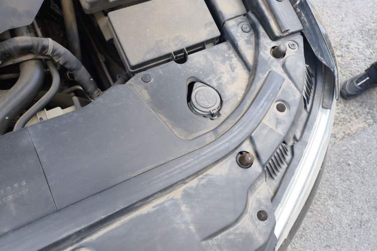 Used Hongqi H7 2018 2.0T Elite Edition Engine Bay Left