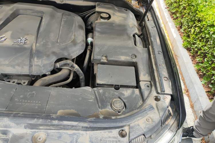 Used Hongqi H7  Engine Bay Left