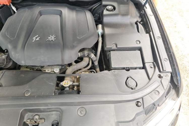 Used Hongqi H7 2018 2.0T Elite Edition Engine Bay Left