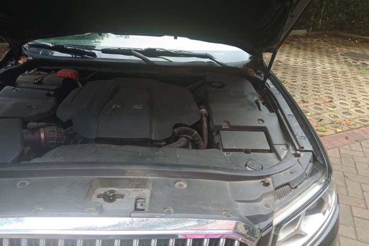 Used Hongqi H7 2018 2.0T Elite Edition Engine Bay Left