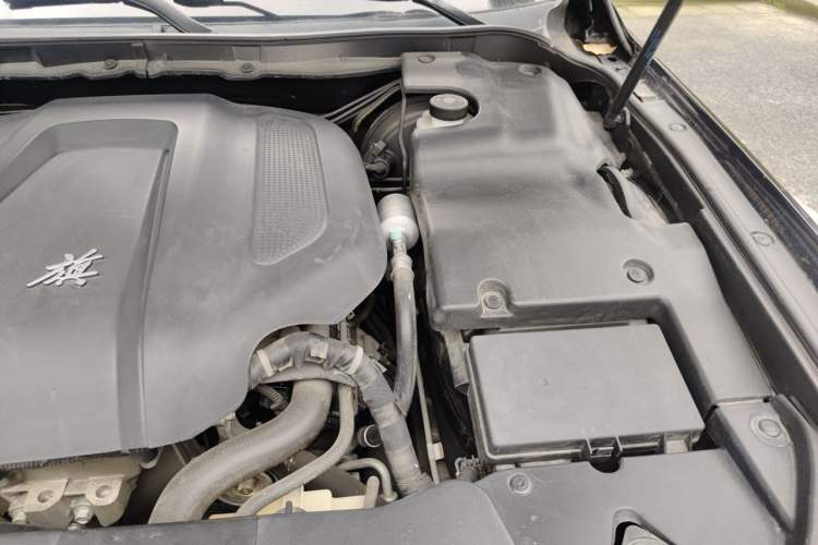 Used Hongqi H7 2018 2.0T Elite Edition Engine Bay Left