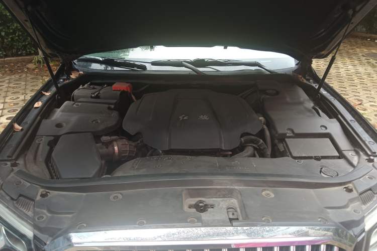 Used Hongqi H7 2018 2.0T Elite Edition Engine Bay