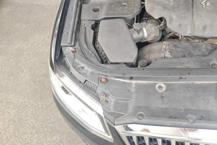 Used Hongqi H7 2018 2.0T 60th Anniversary Edition Engine Bay Right