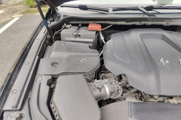 Used Hongqi H7 2018 2.0T Elite Edition Engine Bay Right