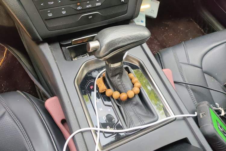 Used Hongqi H7  Gear Lever