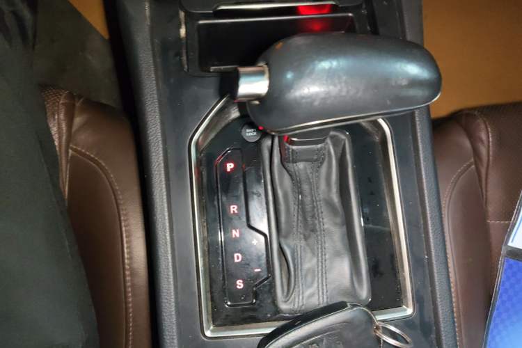 Used Hongqi H7 2018 2.0T Elite Edition Gear Lever