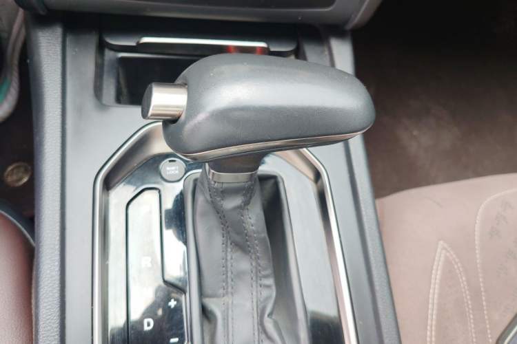 Used Hongqi H7  Gear Lever