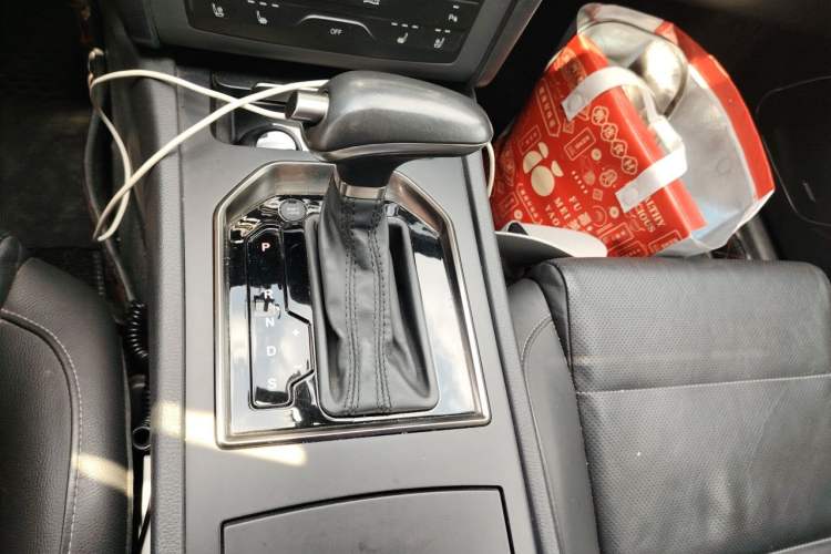 Used Hongqi H7 2018 2.0T Elite Edition Gear Lever