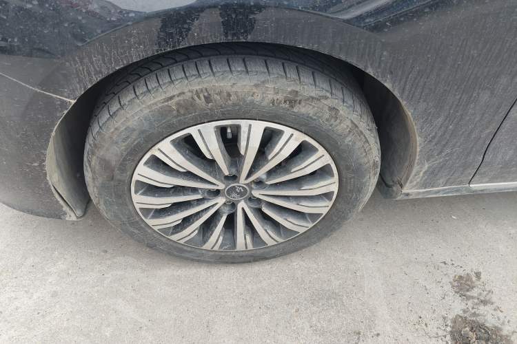 Used Hongqi H7 2018 2.0T Flagship Edition Left Front Wheel Hub