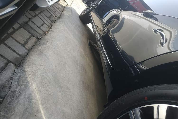 Used Hongqi H7 2018 2.0T Elite Edition Left Side Sill