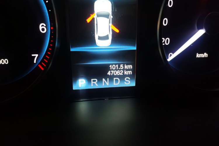 Used Hongqi H7 2018 3.0L Prestige Edition Odometer Close Up