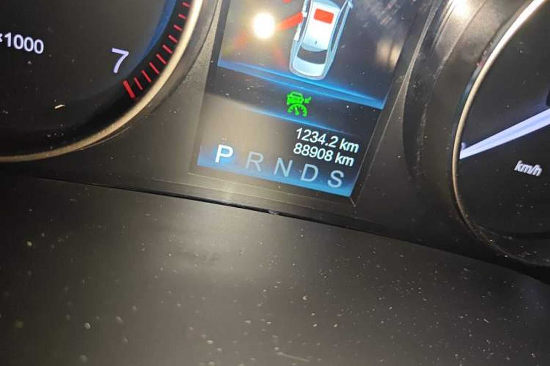 Used Hongqi H7 2018 2.0T 60th Anniversary Edition Odometer Close Up