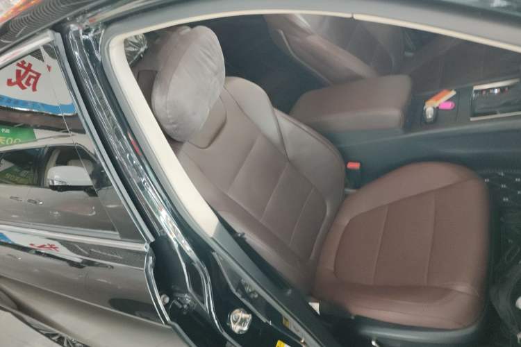 Used Hongqi H7 2018 2.0T Elite Edition Right Front Seat