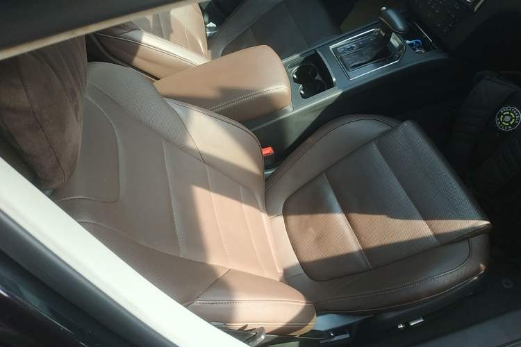Used Hongqi H7 2018 2.0T Elite Edition Right Front Seat