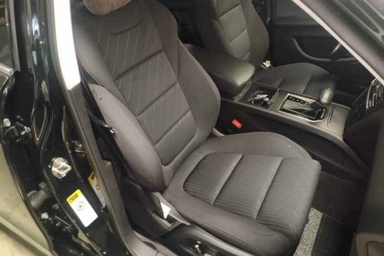 Used Hongqi H7 2018 1.8T Comfort Edition Right Front Seat