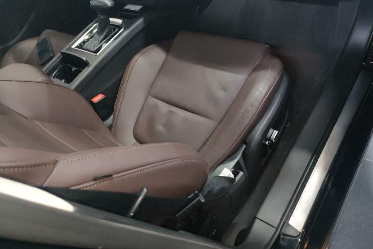 Used Hongqi H7 2018 1.8T Comfort Edition Right Front Seat