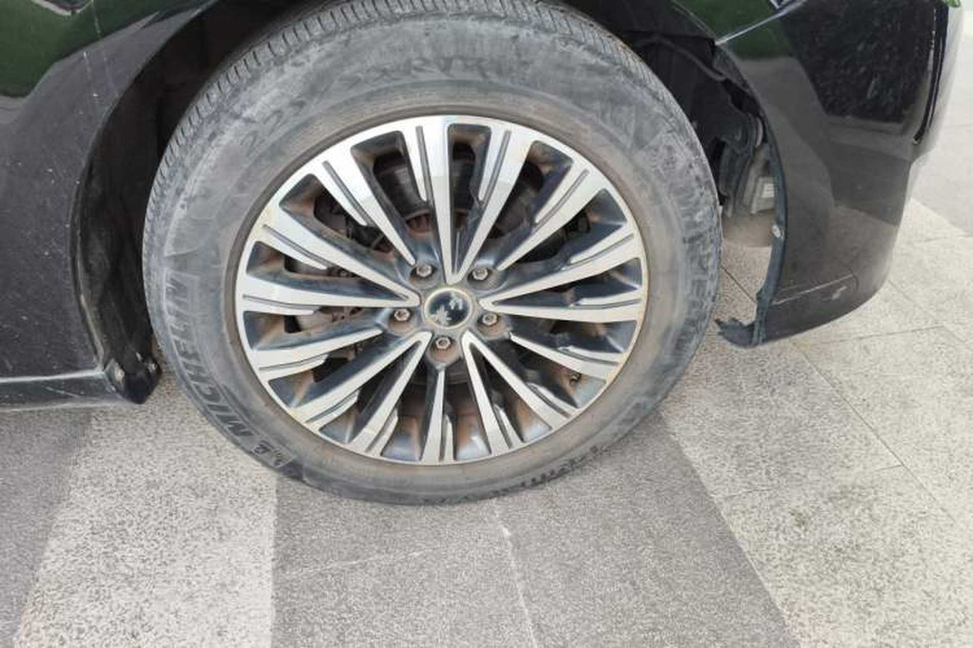 Used Hongqi H7 2018 2.0T Flagship Edition Right Front Wheel Hub