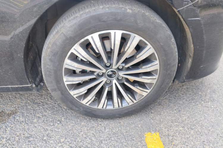 Used Hongqi H7 2018 2.0T Elite Edition Right Front Wheel Hub