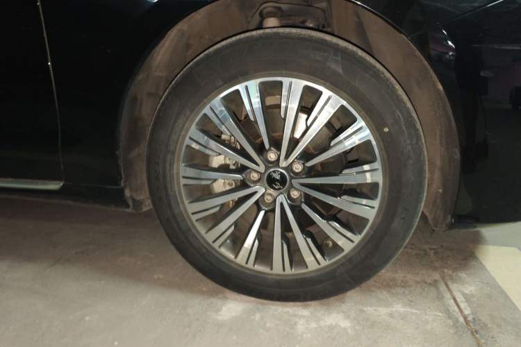 Used Hongqi H7  Right Front Wheel Hub