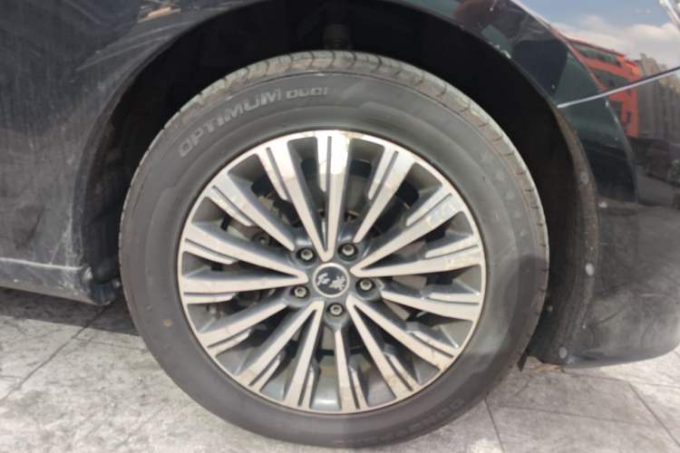 Used Hongqi H7 2018 2.0T Elite Edition Right Front Wheel Hub