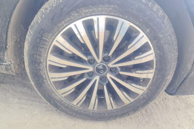 Used Hongqi H7 2018 1.8T Comfort Edition Right Front Wheel Hub