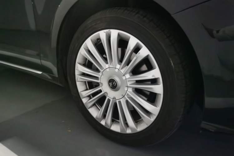 Used Hongqi H7 2018 3.0L Prestige Edition Right Front Wheel Hub