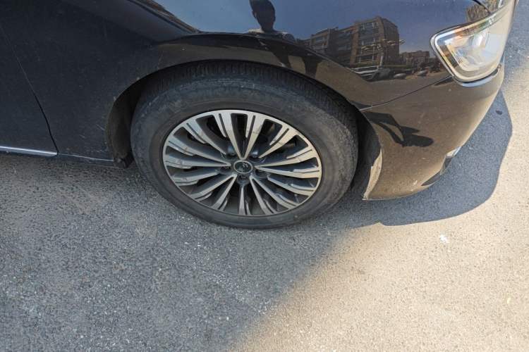 Used Hongqi H7  Right Front Wheel Hub