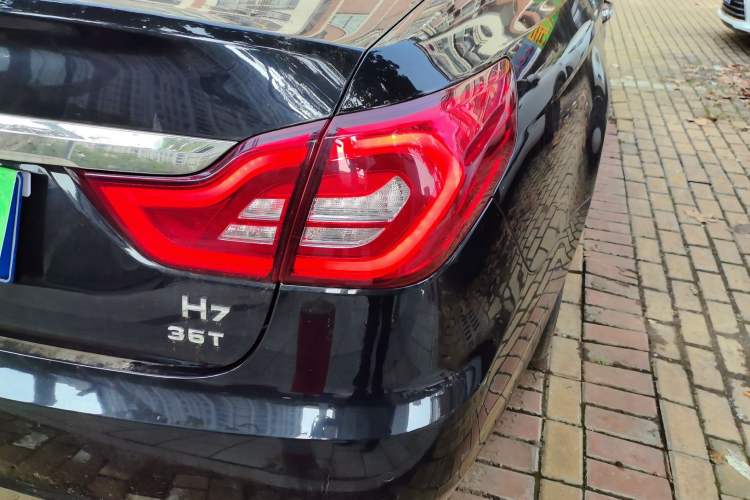 Used Hongqi H7 2018 1.8T Comfort Edition Right Rear Taillight
