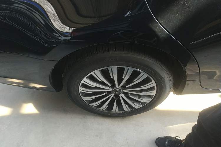 Used Hongqi H7 2018 2.0T Elite Edition Right Rear Wheel Hub