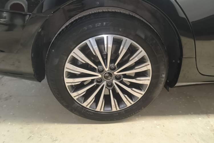 Used Hongqi H7 2018 1.8T Comfort Edition Right Rear Wheel Hub