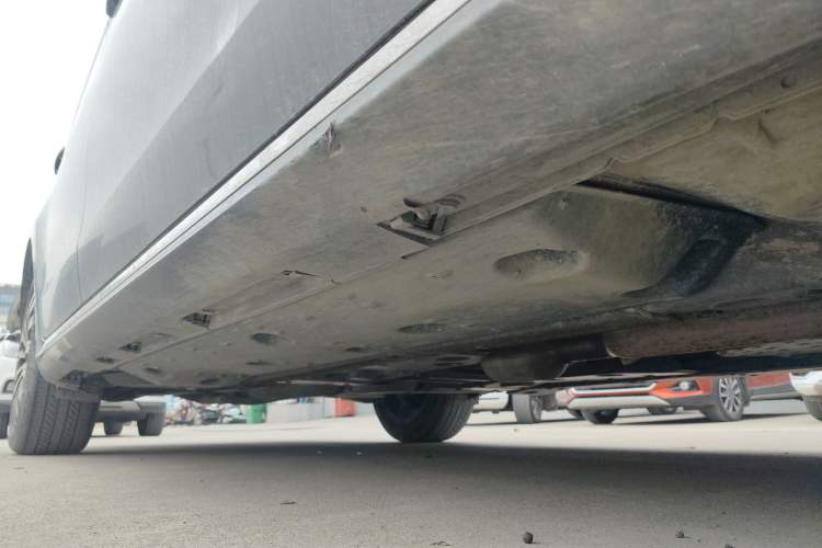 Used Hongqi H7 2018 2.0T Flagship Edition Right Side Sill