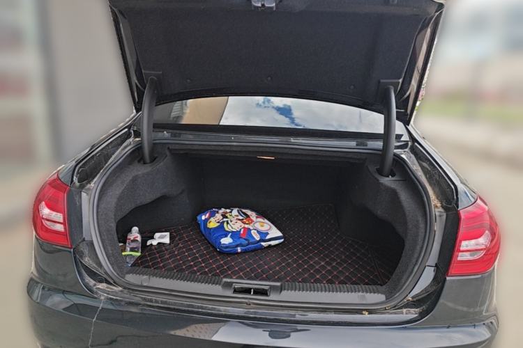 Used Hongqi H7 2018 2.0T Flagship Edition Trunk
